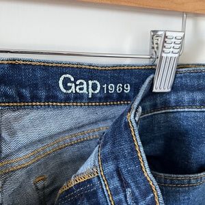 Gap 1969 Flare High Rise 27